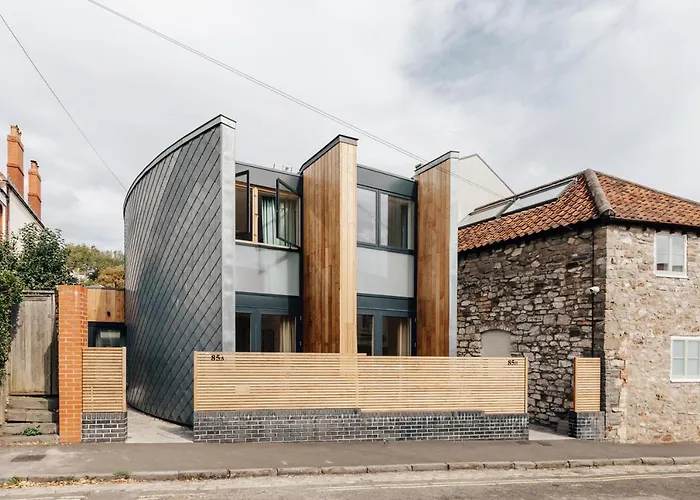 Redland Stay In Bespoke Home 1 Of 2
