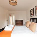 Redland Stay In Bespoke Home 1 Of 2